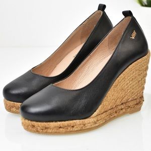 Viscata Marquesa Leather 3.25' Wedge Black Leather EUR Size 35/ US 5. Like new.